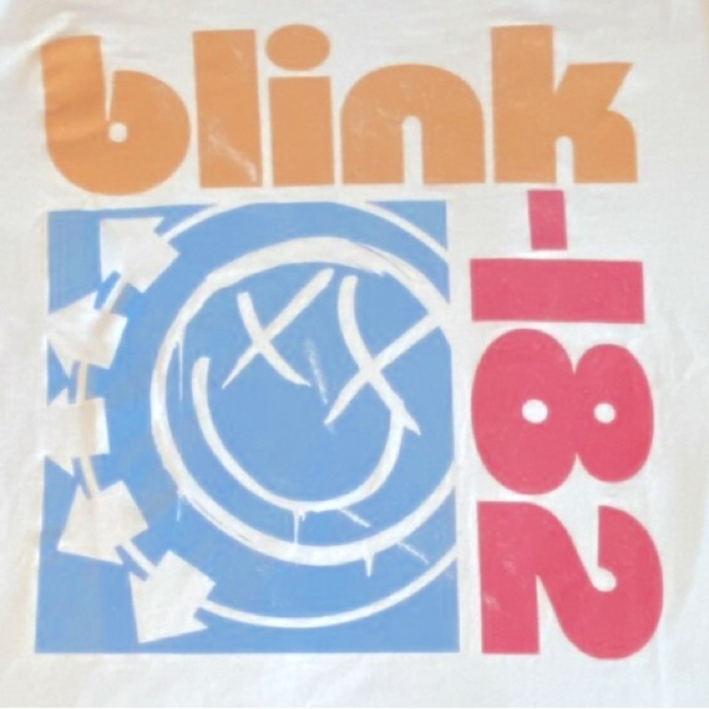 Blink 182 Graphic Cotton T-Shirt NWT White SS Soft Casual Concert Music Rock